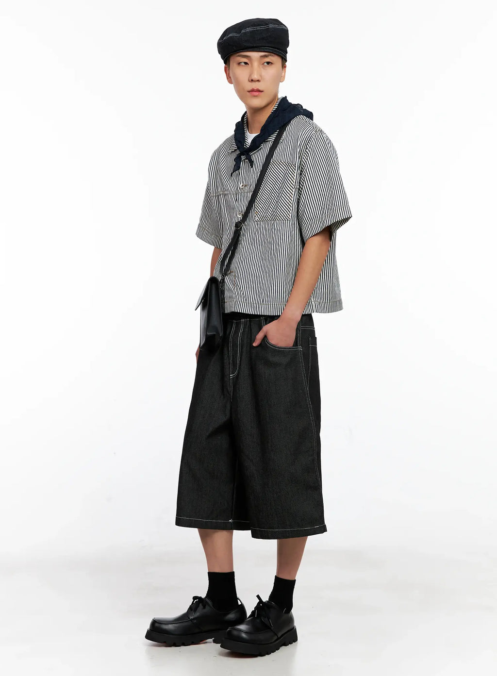 Theoeio | Minimalist Shoulder Bag
