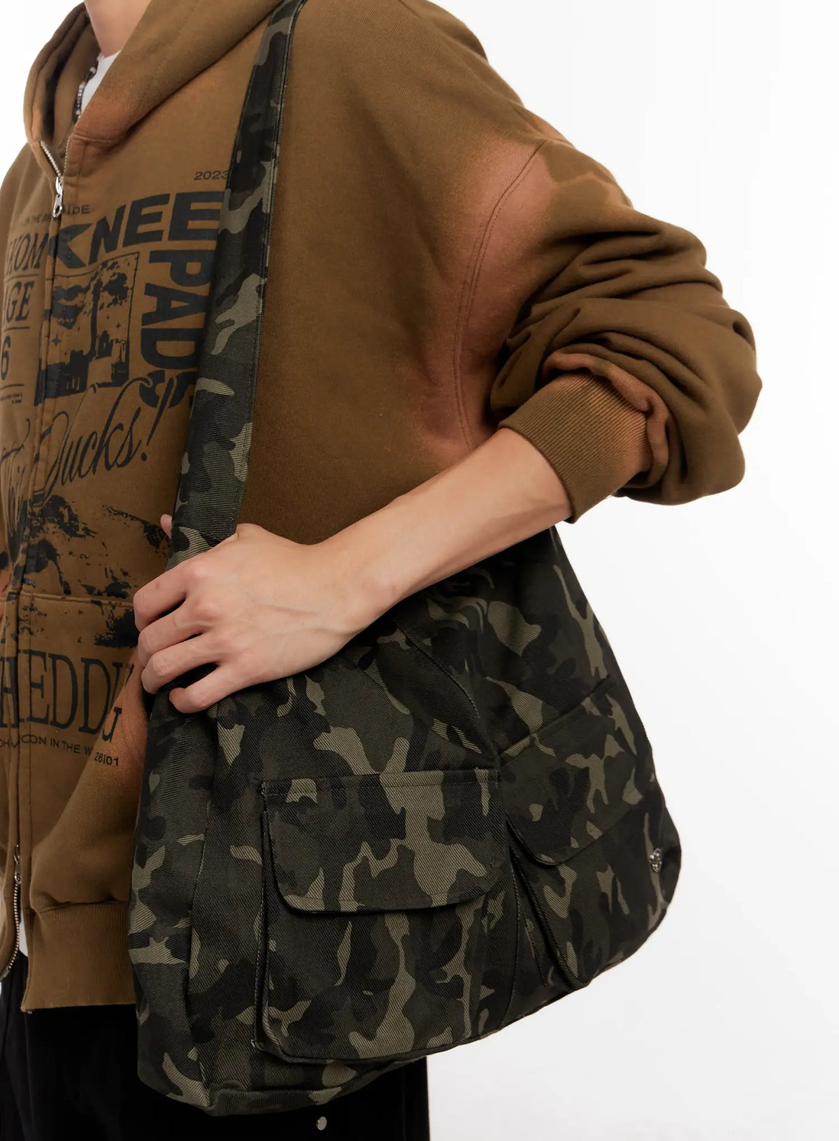 Heninus | Camo Shoulder Bag