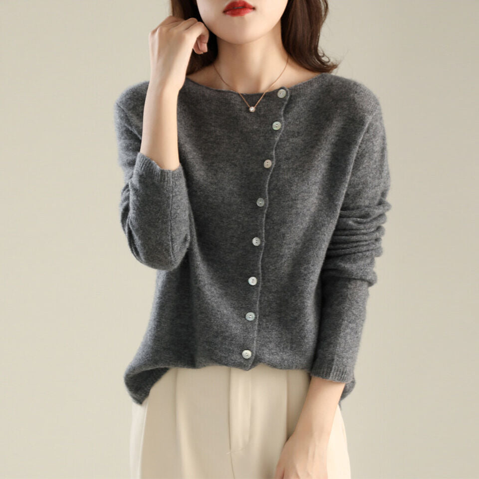 Women's Cardigan | Flattering Silhouette & Delicate Buttons